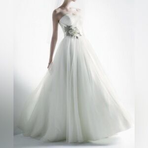 DAVID'S BRIDAL OLEG CASSINI White Wedding Dress Size 2P Ball Gown